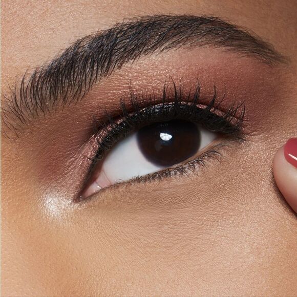 MAC Eyeshadow in Expensive Pink in Velux Pearl Finish - Picture 4 of 14